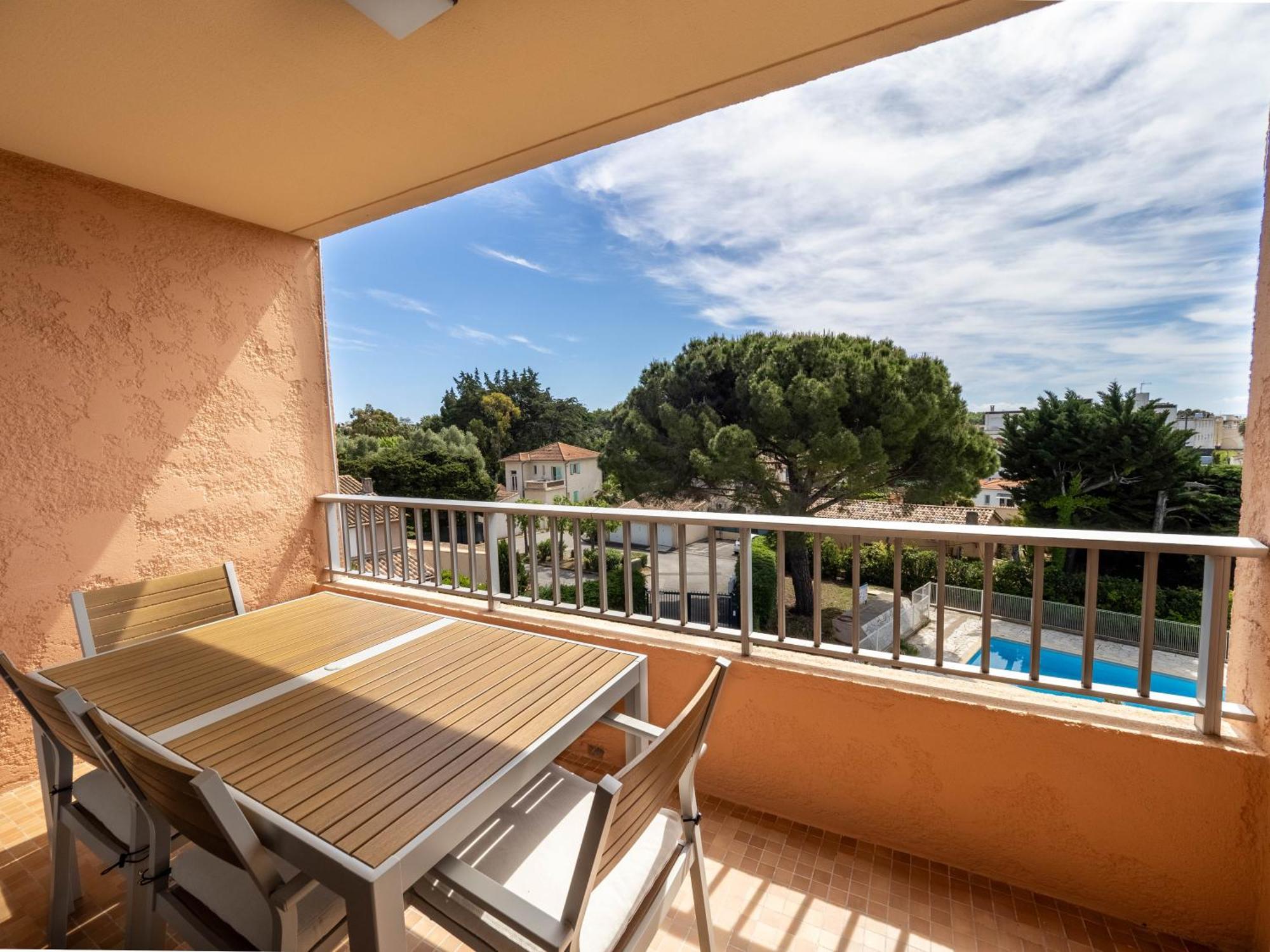 Eden Azur - Residence Hoteliere Golfe-Juan Cameră foto