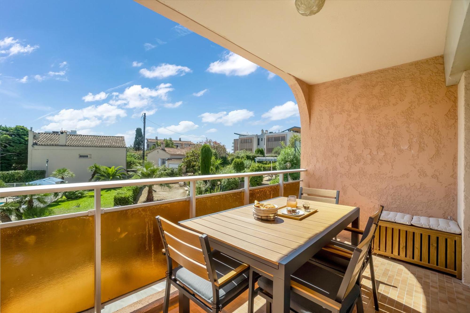 Eden Azur - Residence Hoteliere Golfe-Juan Cameră foto