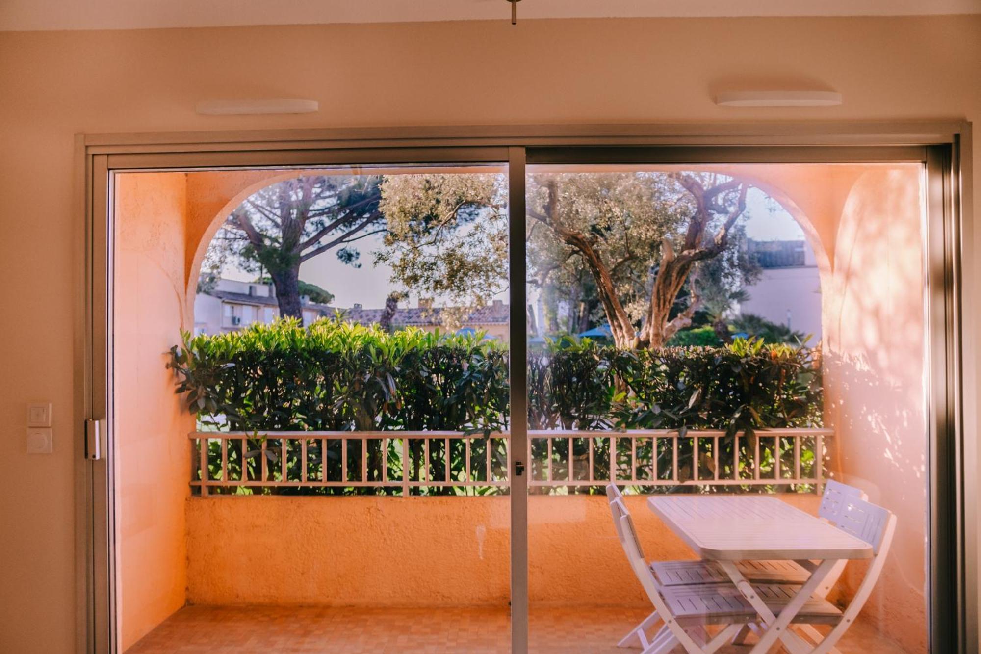 Eden Azur - Residence Hoteliere Golfe-Juan Cameră foto